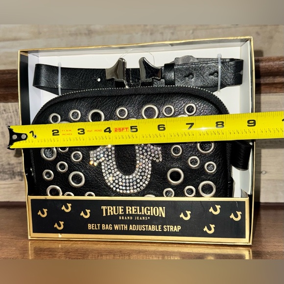 ✅ 🥰 True Religion New Belt Bag Crossbody With Adjustable Strap Black Silver Logo - Picture 6 of 9